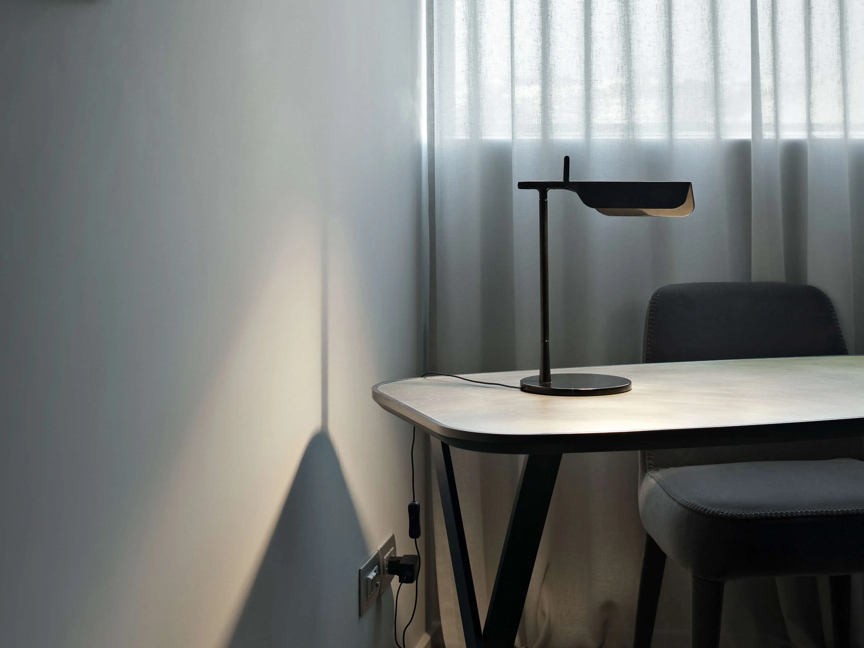 Flos Tab Table Lamp, Blue Mat