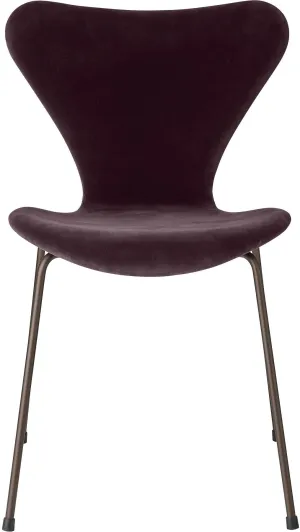 Fritz Hansen Series 7 Chair Full Upholstery, Brown Bronze/Belfast Velvet Dark Plum