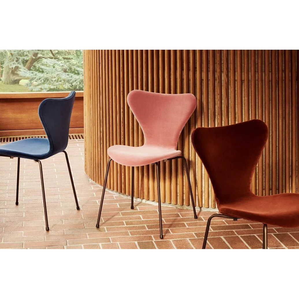 Fritz Hansen Series 7 Chair Full Upholstery, Brown Bronze/Belfast Velvet Seal Grey