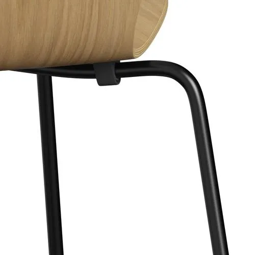 Fritz Hansen Series 7 Chair Unupholstered, Black/Oak Veneer Natural