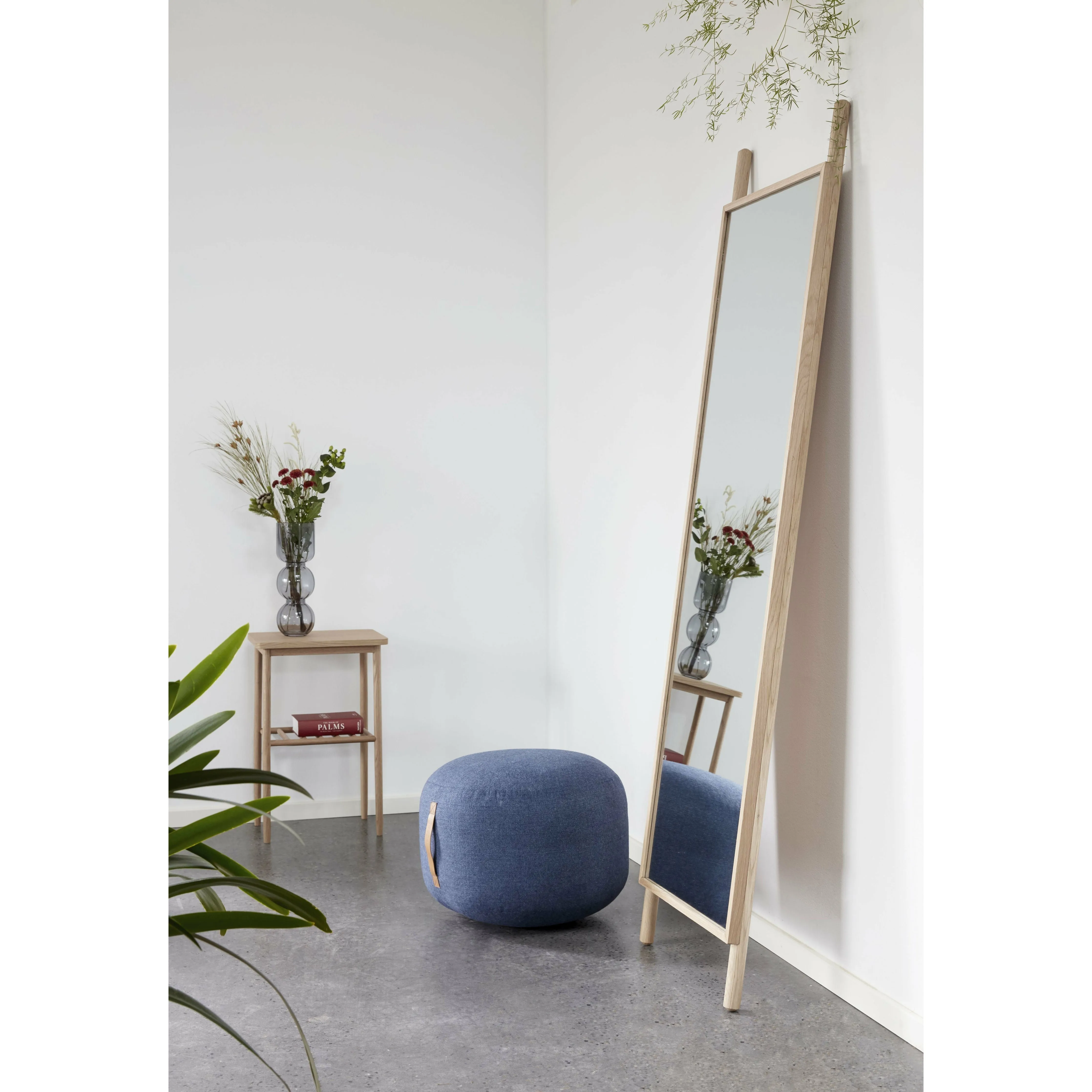 Hbsch Acorn Side Table Natural