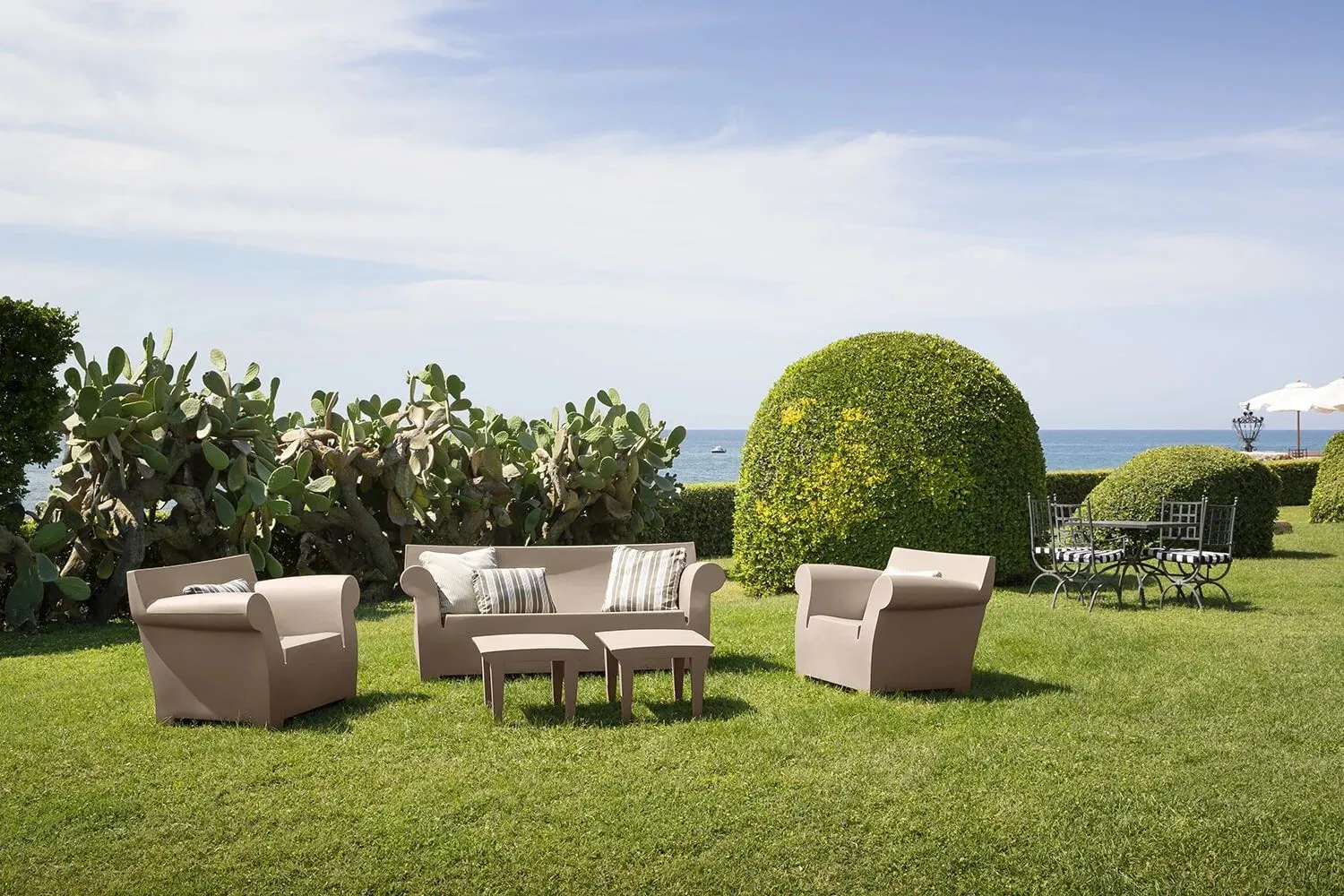 Kartell Bubble Club Sofa, Light Grey