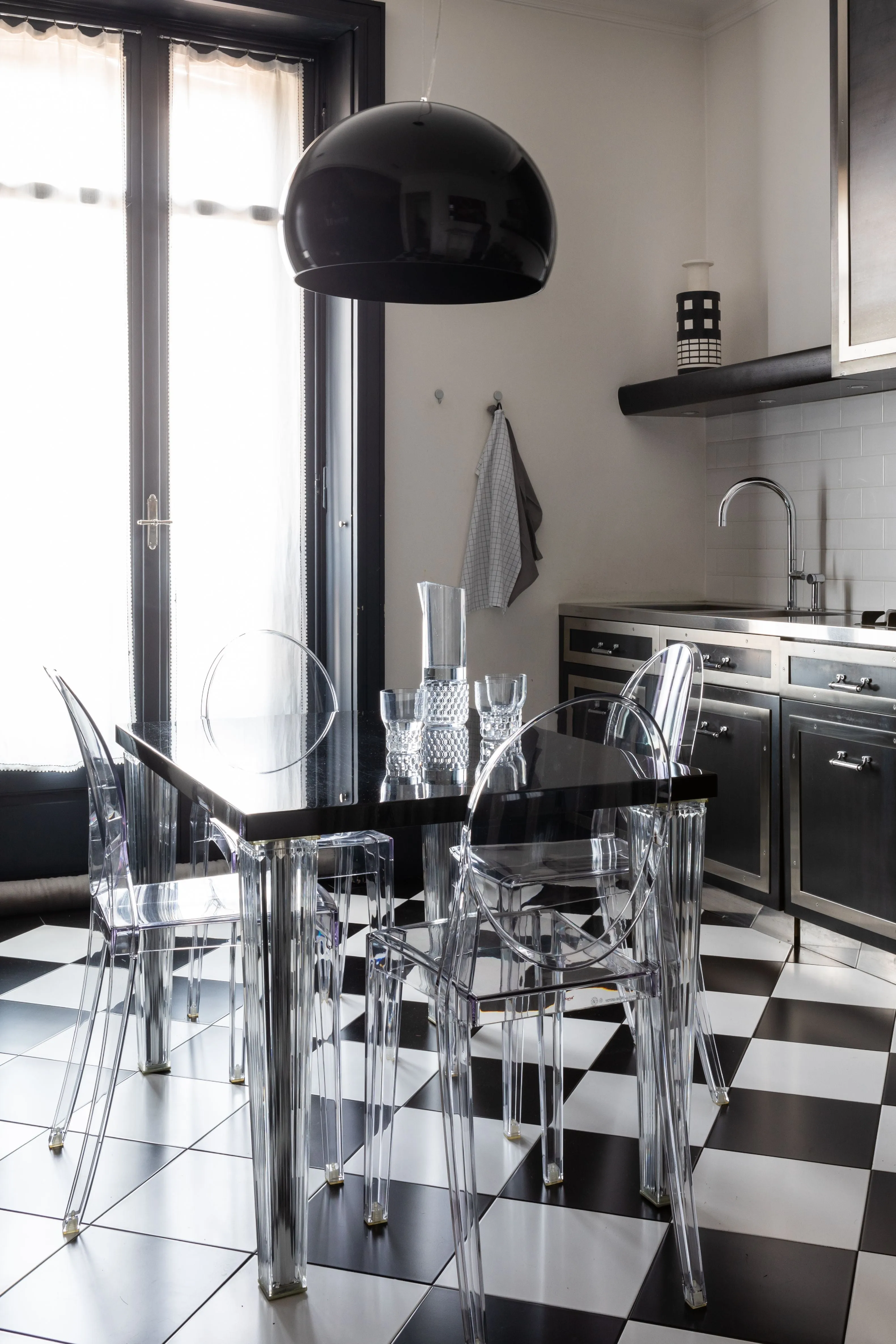 Kartell Top Top Table Per Dr. Yes Square With Square Base 70x70 Cm, Black