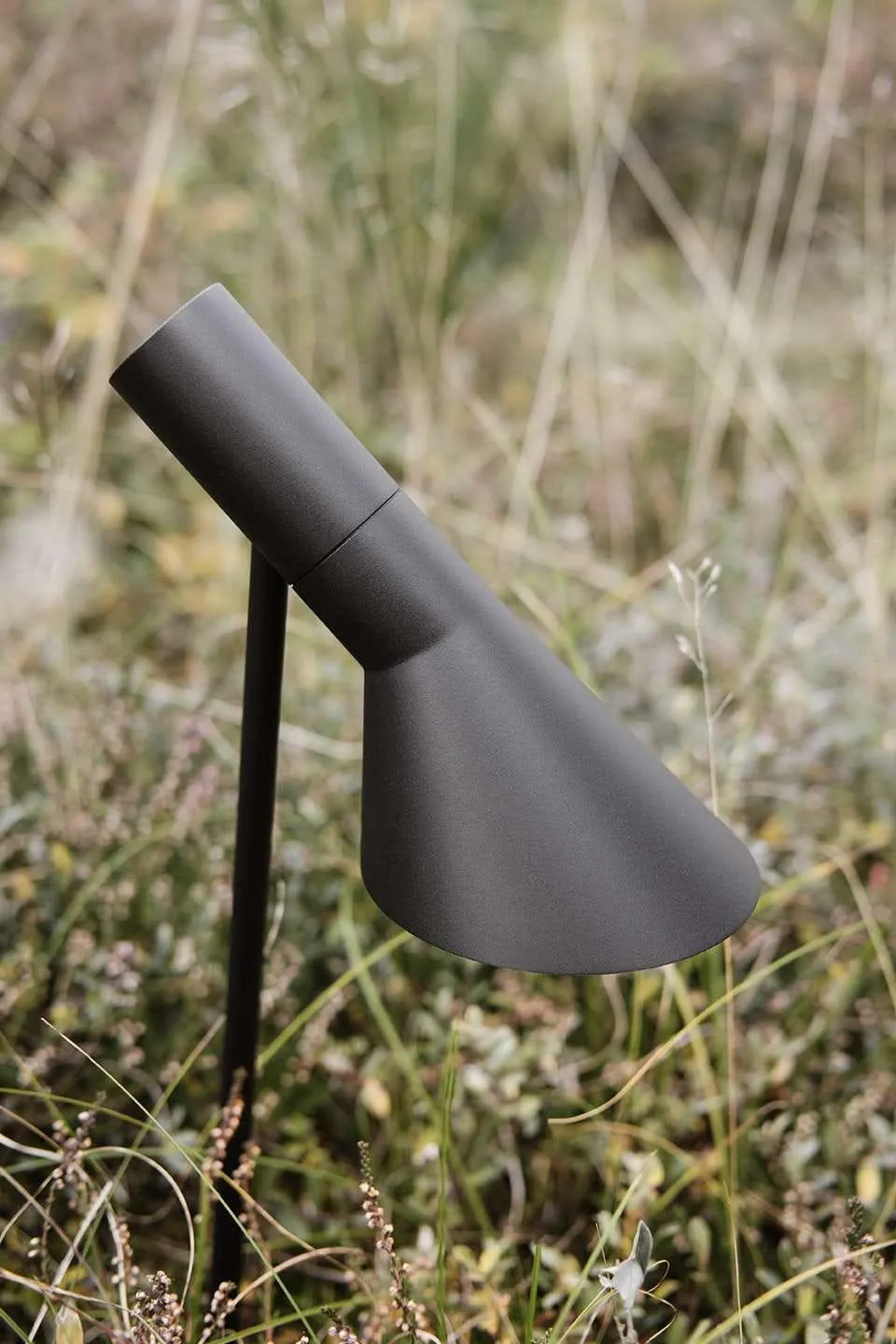Louis Poulsen Aj Garden Short Bollard Black Led 2700 K 6.5 W, Base Without Adaptor