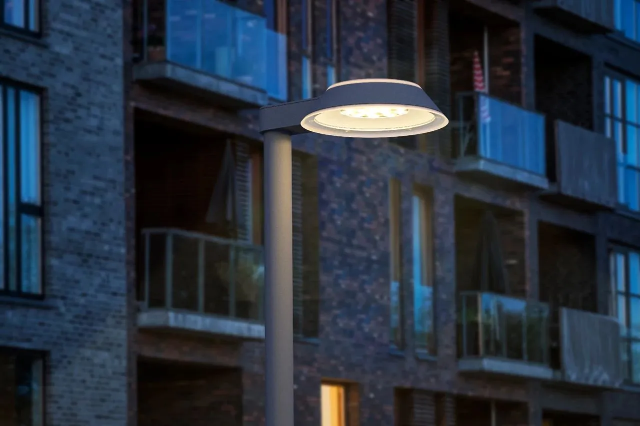 Louis Poulsen Homann Park Lamp Class Ii 3143 Lumens, 6 Cm Pole