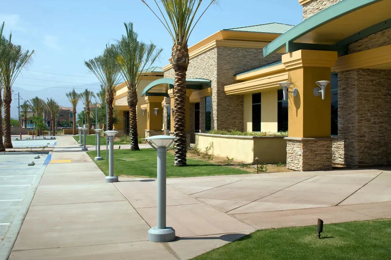 Louis Poulsen Kipp Bollard Class Ii Led 3000 K 28 W Post For In Ground Installation, Graphite Grey