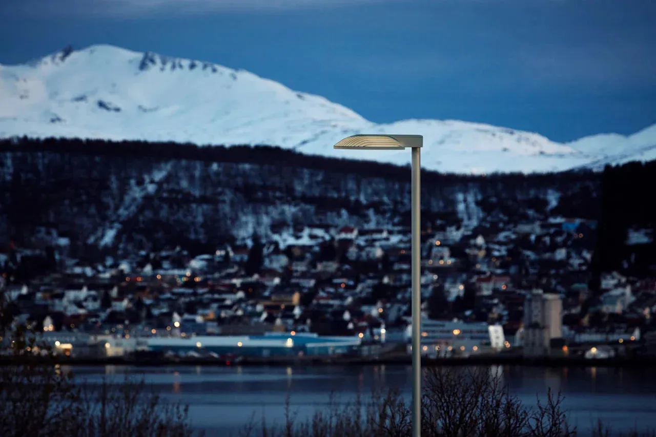Louis Poulsen Lp Xperi Lamp Class I 6975 Lumens, 6 Cm Pole