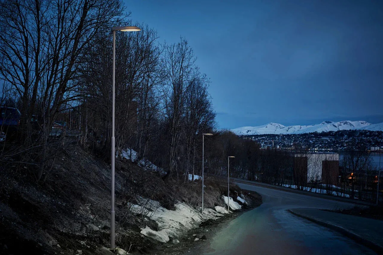 Louis Poulsen Lp Xperi Lamp Class Ii 3690 Lumens, 7.6 Cm Pole
