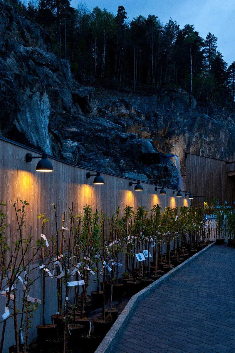 Louis Poulsen Toldbod 29 Wall Lamp Led 3000 K 20 W 29 Cm, Aluminium